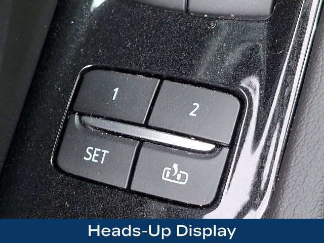 Used 2021 Cadillac Escalade Premium Luxury w/ LPO, Illumination Package AWD/4WD image 18