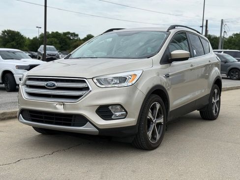 Used 2018 Ford Escape SEL FWD image 2
