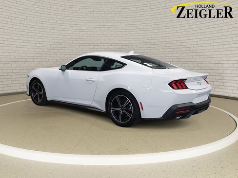 Used 2024 Ford Mustang Coupe image 7