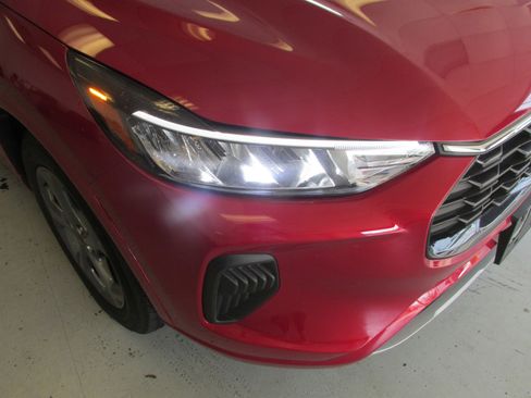 Used 2023 Ford Escape ST-Line image 10