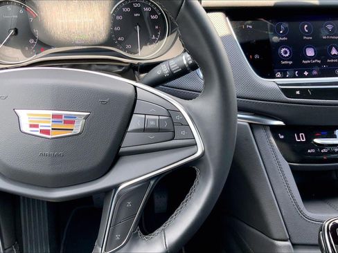 Certified 2025 Cadillac XT5 Luxury FWD image 20