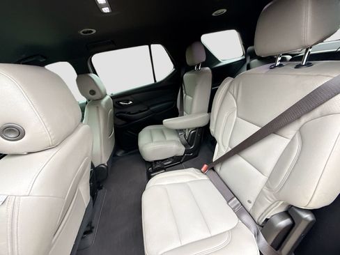 Used 2024 Chevrolet Traverse LT FWD image 21