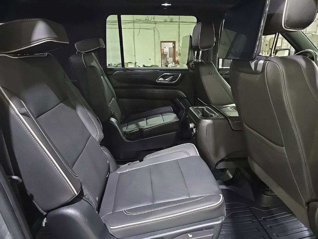 Used 2022 GMC Yukon XL SLT w/ SLT Premium Package AWD/4WD image 12