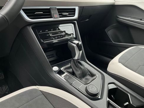 New 2026 Volkswagen Taos SE image 20