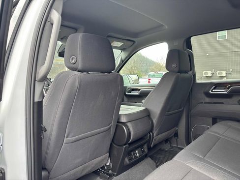 Used 2025 GMC Sierra 1500 Elevation image 24