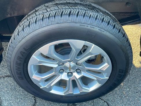 Used 2024 Chevrolet Silverado 1500 LTZ image 8