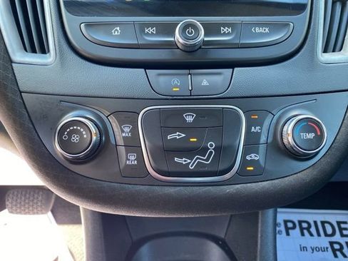 Used 2023 Chevrolet Malibu LS FWD image 30