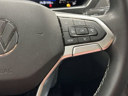 Used 2022 Volkswagen Tiguan SE FWD image 16