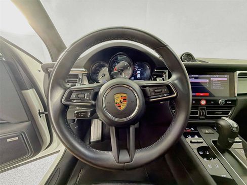 Certified 2022 Porsche Macan AWD/4WD image 20
