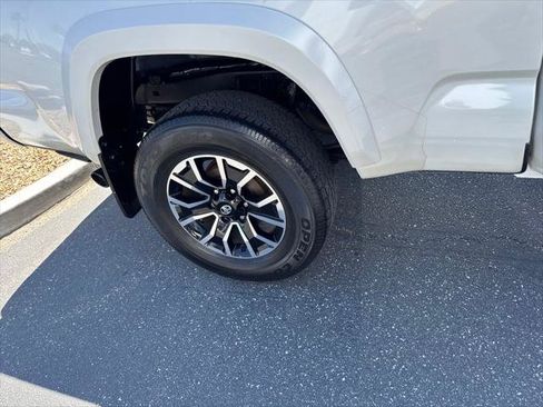 Certified 2022 Toyota Tacoma TRD Sport w/ Black Out Package (TMS) AWD/4WD image 21