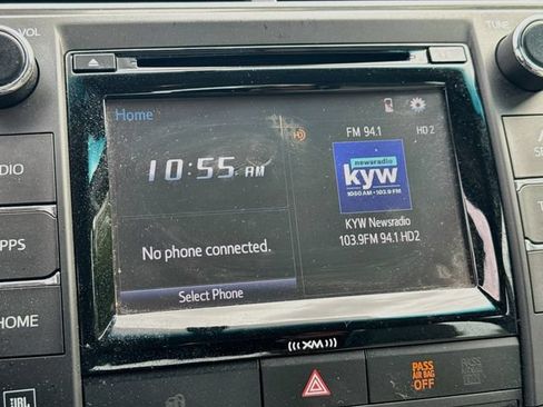 Used 2017 Toyota Camry XLE FWD image 15