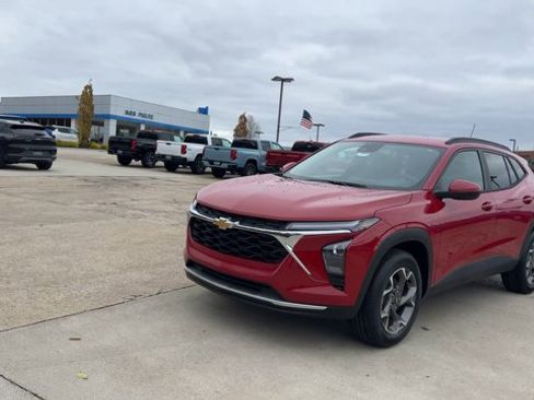 New 2026 Chevrolet Trax LT w/ Driver Confidence Package image 4