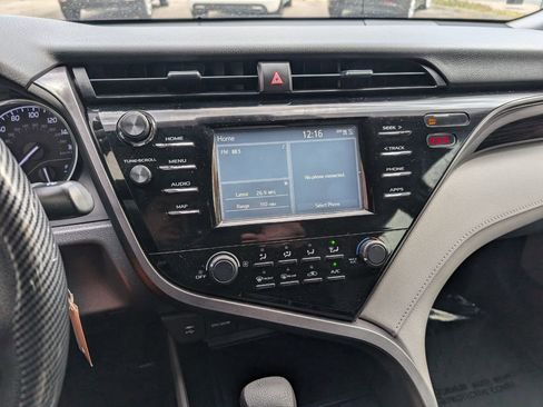 Used 2019 Toyota Camry LE image 22