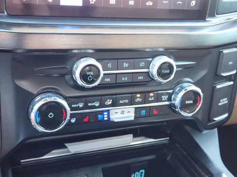 Used 2024 Ford F350 Lariat image 20