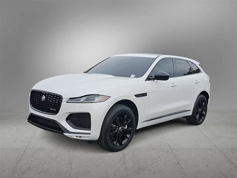 Used 2024 Jaguar F-PACE R-Dynamic S image 4