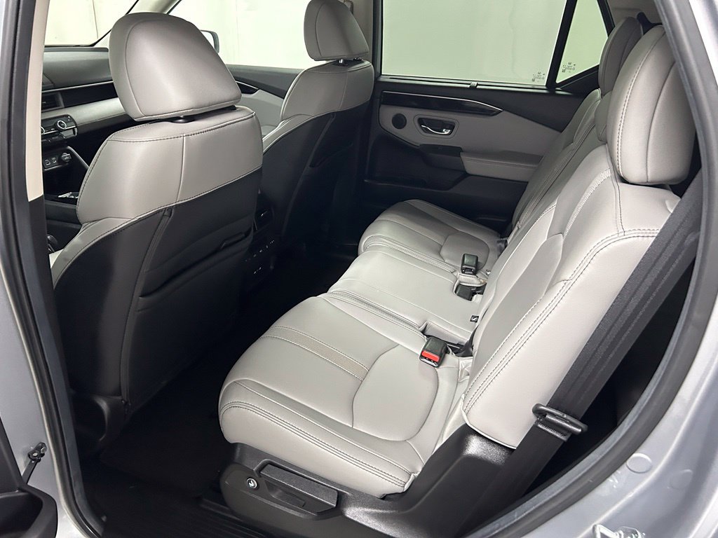 Certified 2024 Honda Pilot Touring image 15