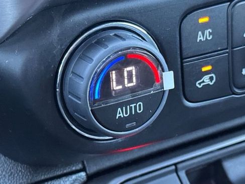 Used 2022 GMC Acadia AT4 w/ Technology Package image 30