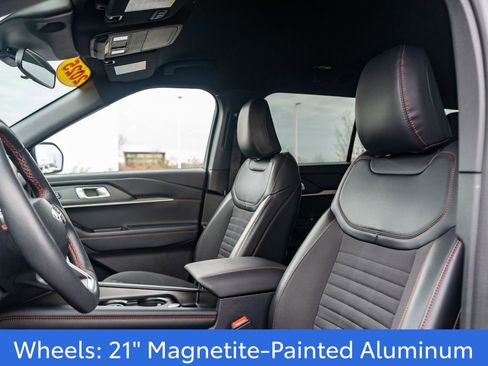 Used 2025 Ford Explorer ST-Line w/ ST-Line Street Pack image 20