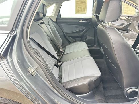Used 2025 Volkswagen Jetta SE image 39