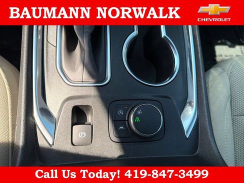 Used 2022 Chevrolet Traverse LS FWD image 40
