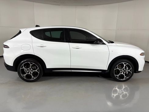 Used 2024 Alfa Romeo Tonale Ti image 11