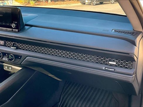 Used 2023 Honda Accord EX image 18