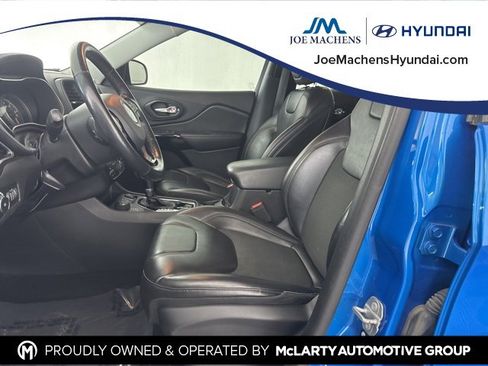 Used 2021 Jeep Cherokee Latitude Plus image 23