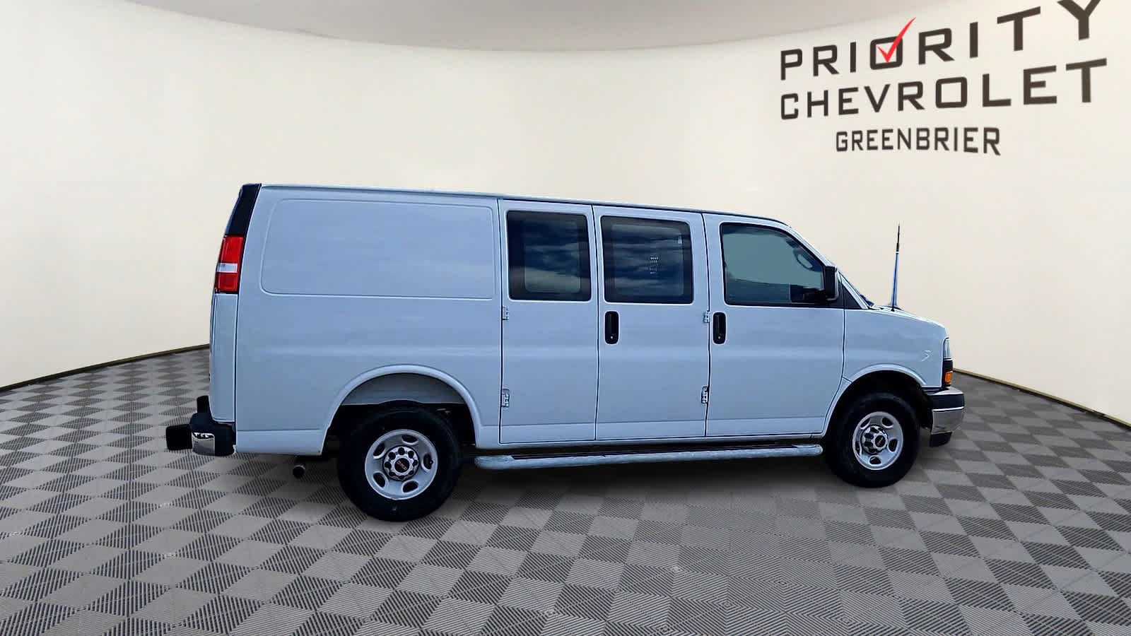 Used 2025 GMC Savana 2500 w/ Driver Convenience Package RWD image 9