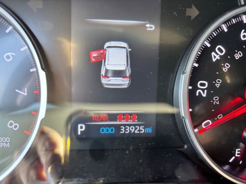 Used 2022 Toyota RAV4 LE image 20