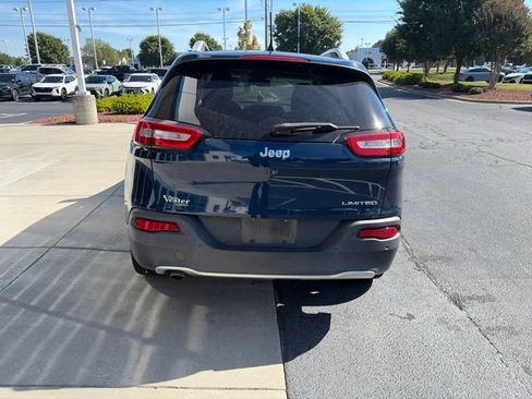 Used 2018 Jeep Cherokee Limited FWD image 4