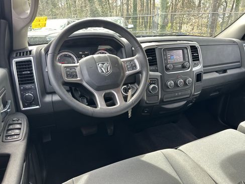 Used 2022 RAM 1500 Classic SLT image 25