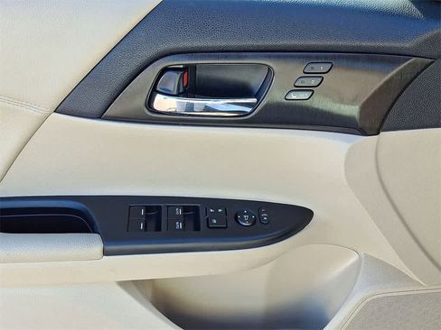 Used 2015 Honda Accord EX-L image 10