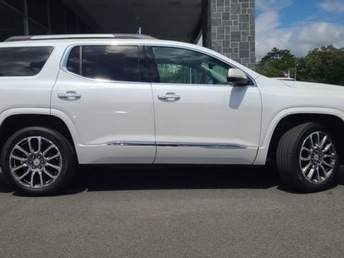 Used 2023 GMC Acadia Denali w/ Denali Ultimate Package AWD/4WD image 10