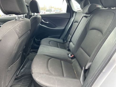 Used 2019 Hyundai Elantra GT image 21