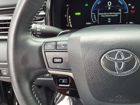 Used 2025 Toyota Camry SE FWD image 21