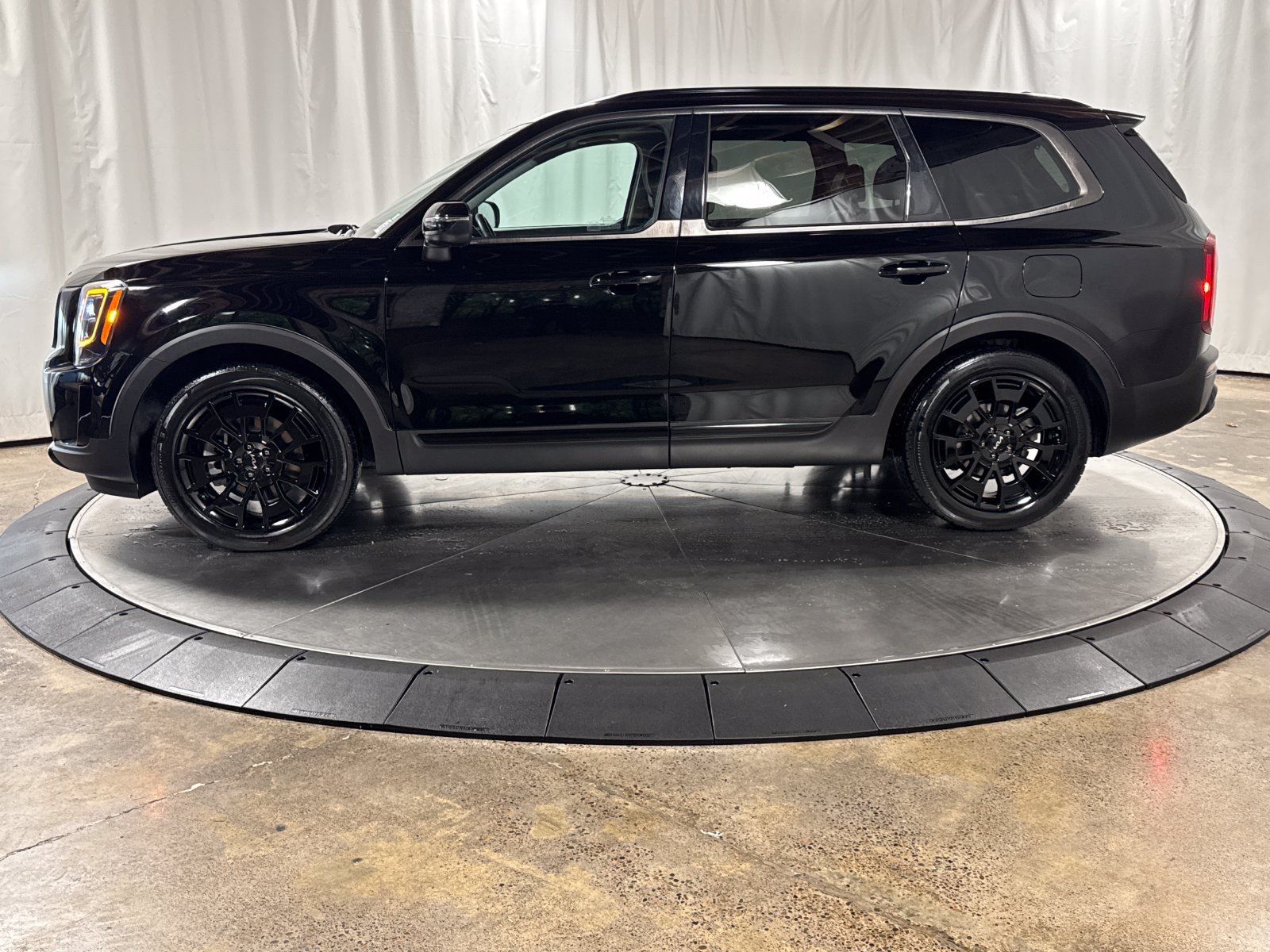Used 2022 Kia Telluride EX w/ EX Premium Package AWD/4WD image 6