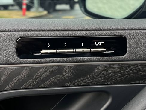 Used 2025 Lexus LX 600 4WD w/ Luxury Package image 82