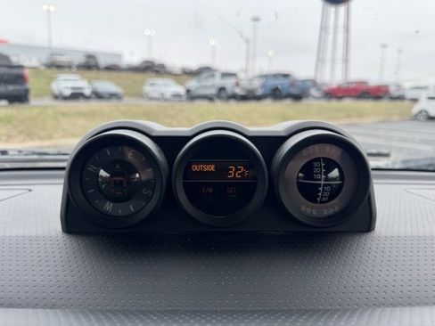 Used 2014 Toyota FJ Cruiser Base image 18