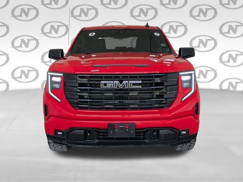 Used 2023 GMC Sierra 1500 Elevation w/ LPO, Elevation Black Package AWD/4WD image 8