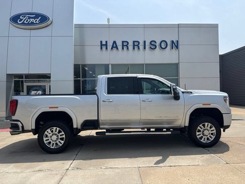 Used 2023 GMC Sierra 2500 Denali w/ Technology Package AWD/4WD image 4