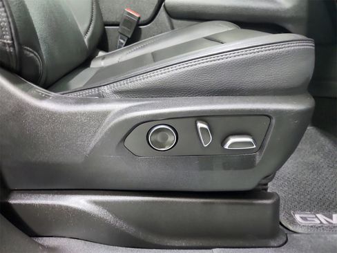 Used 2023 GMC Yukon Denali image 45