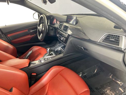 Used 2018 BMW M3 image 29