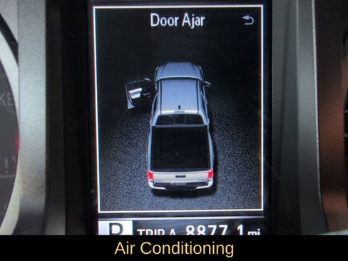 Used 2023 Toyota Tacoma TRD Sport image 18