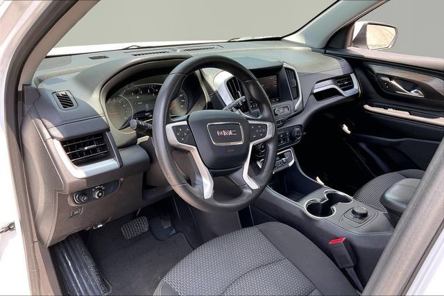 Used 2024 GMC Terrain SLE FWD image 12