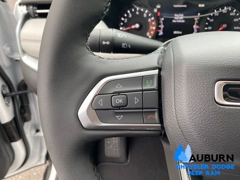 Used 2026 Jeep Compass Limited AWD/4WD image 36