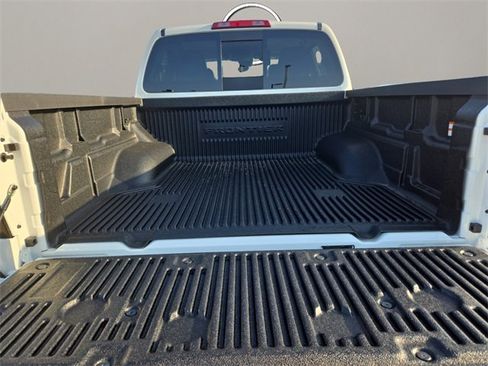 New 2025 Nissan Frontier SV image 25
