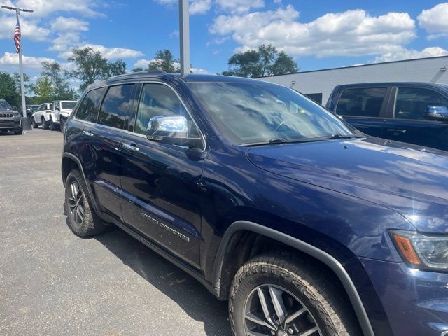 Used 2018 Jeep Grand Cherokee Limited w/ Luxury Group II AWD/4WD image 4