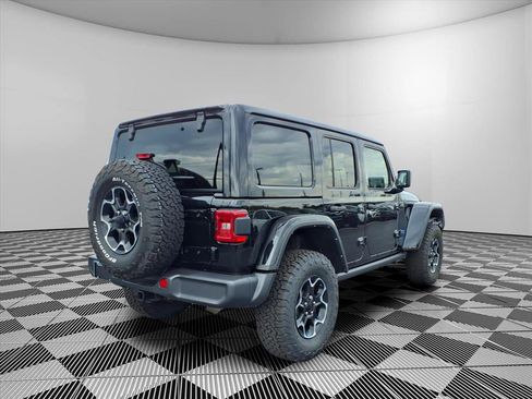 Used 2023 Jeep Wrangler Unlimited Rubicon 4xe w/ Cold Weather Group AWD/4WD image 27