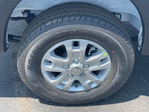 New 2025 RAM ProMaster 1500 w/ Quick Order Package 22G SLT image 12