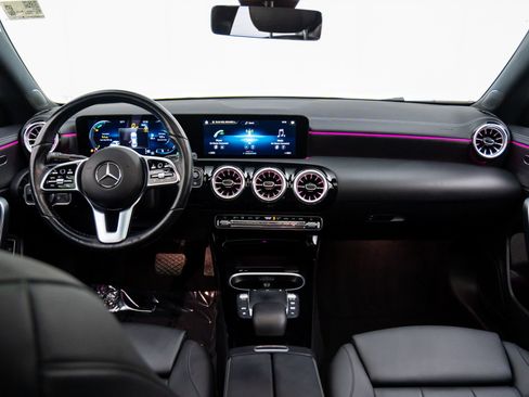 Used 2023 Mercedes-Benz CLA 250 4MATIC image 5